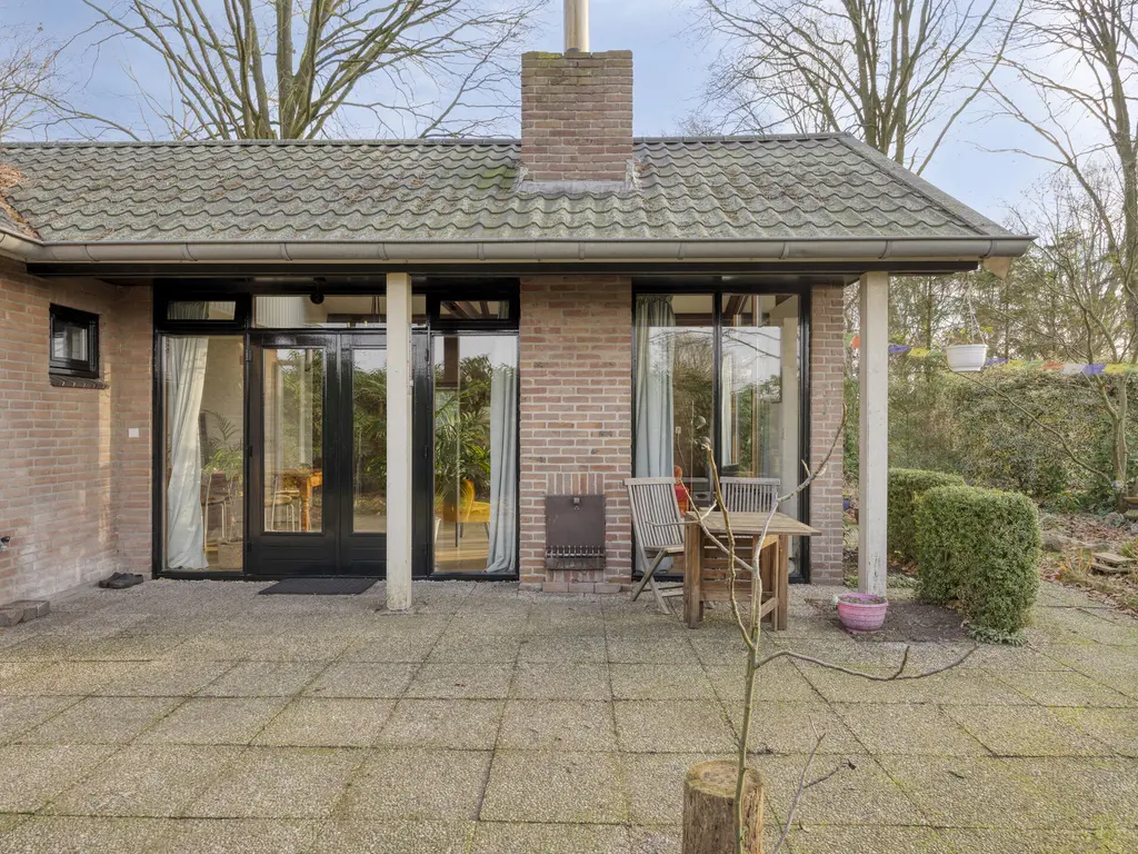 De Stille Wille 146, OOST WEST EN MIDDELBEERS