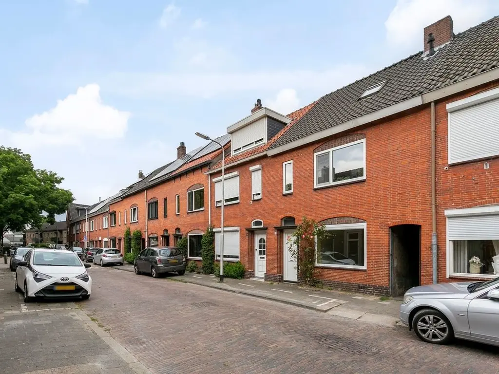 Hellebaardstraat 15, Tilburg