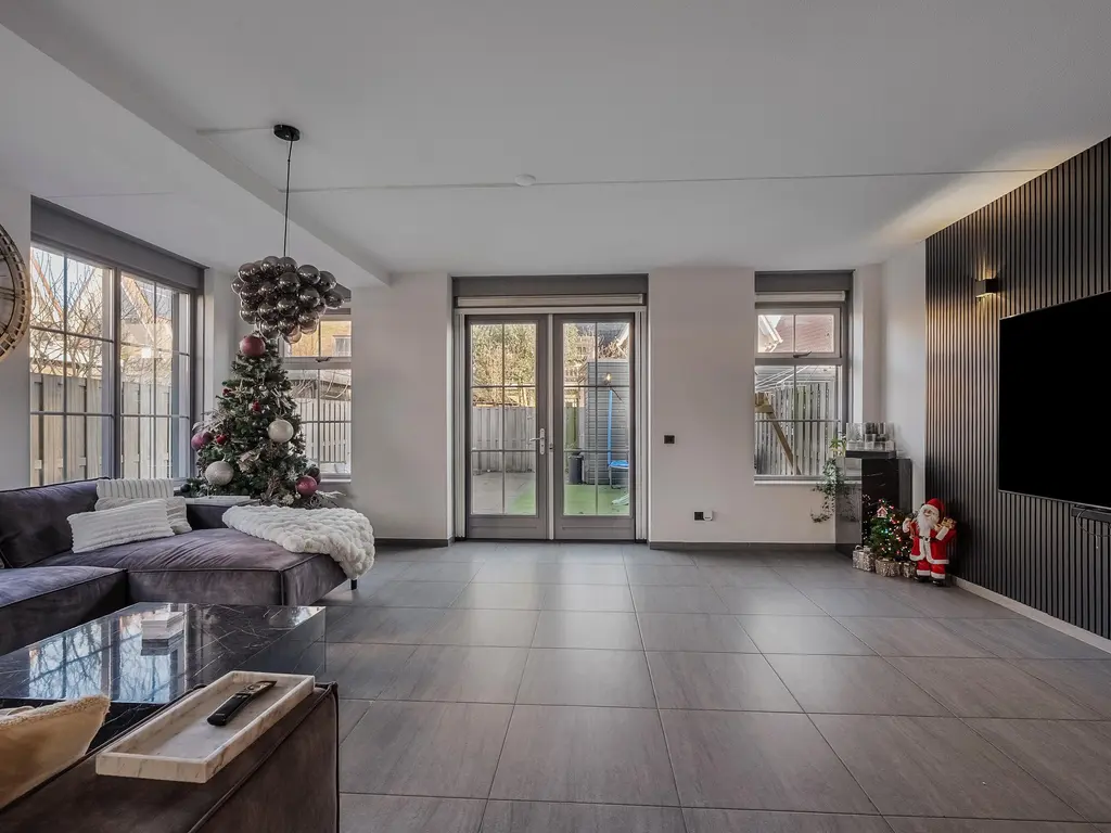 Weissenbruchlaan 1, RHOON