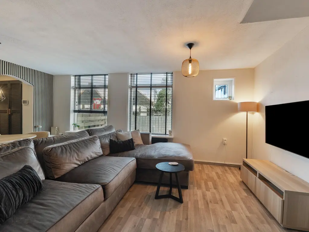 Tuinlaan 134, PERNIS ROTTERDAM