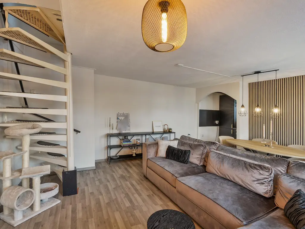 Tuinlaan 134, PERNIS ROTTERDAM