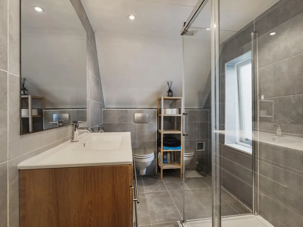 Tuinlaan 134, PERNIS ROTTERDAM