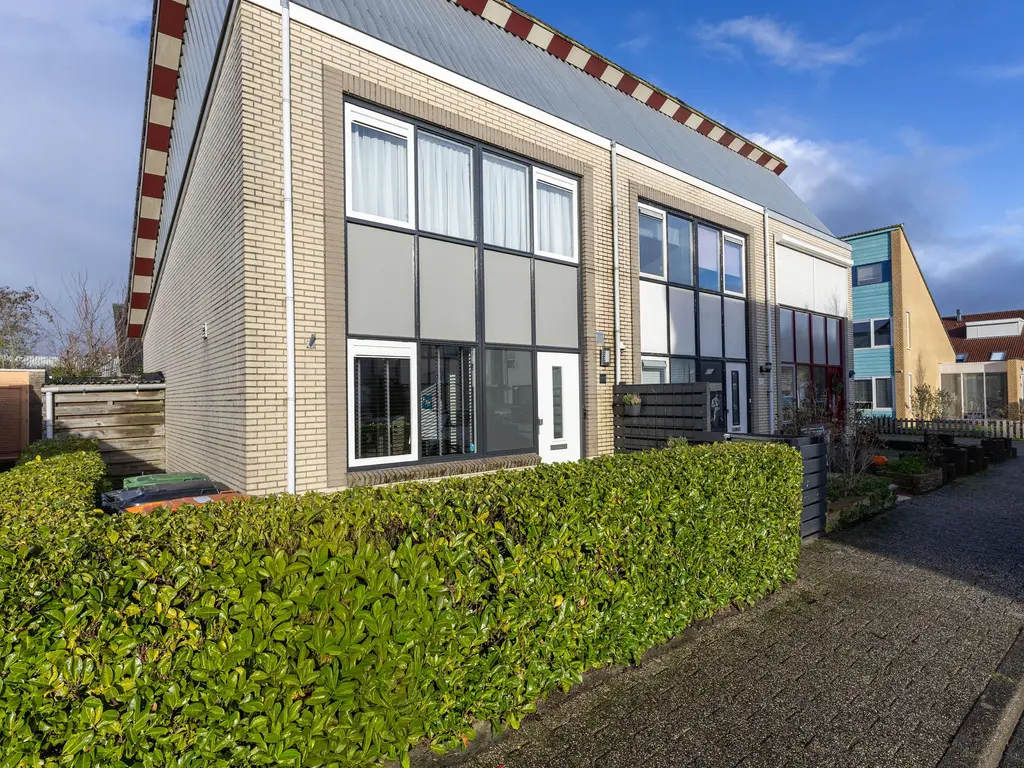 Cees Buddingh'hof 117, HOORN