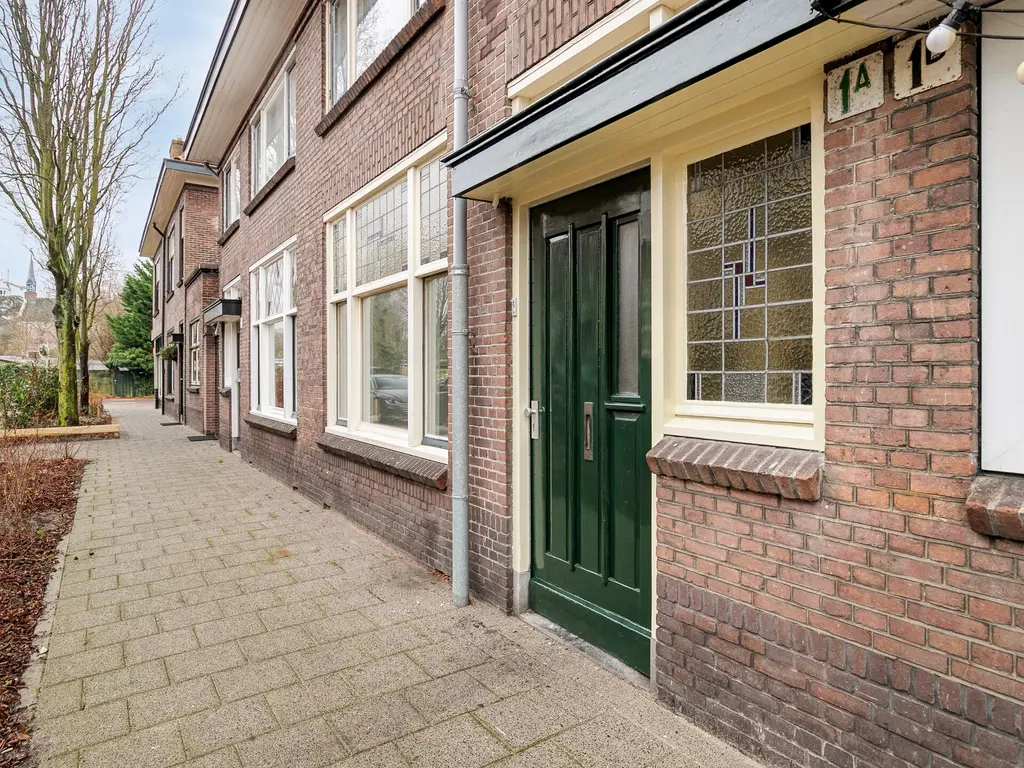 Lusthoflaan 1A, Leiden