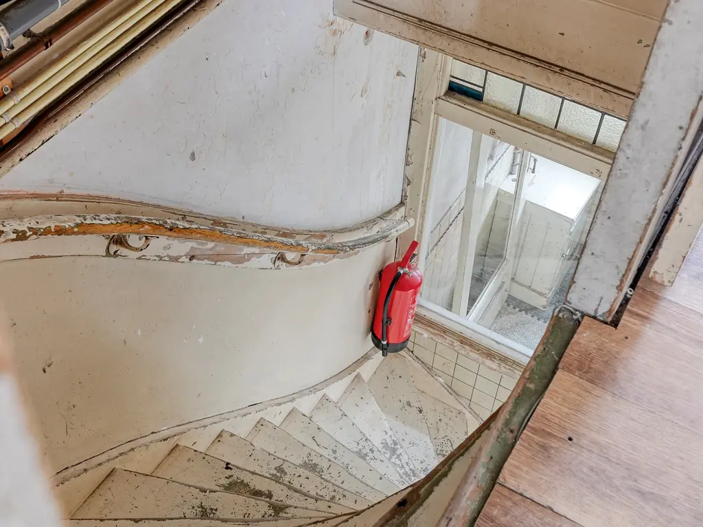 Lusthoflaan 1A, Leiden