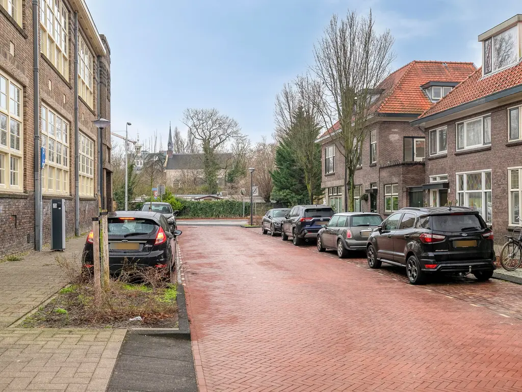 Lusthoflaan 1A, Leiden