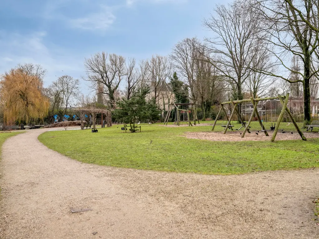 Lusthoflaan 1A, Leiden