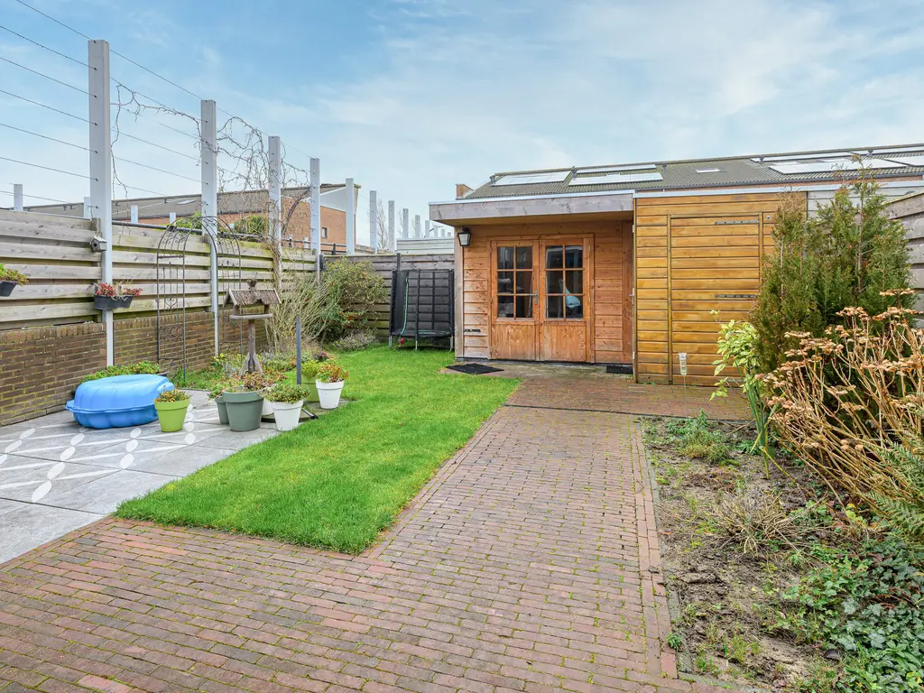 Aagje Dekentuin 28, HEERHUGOWAARD