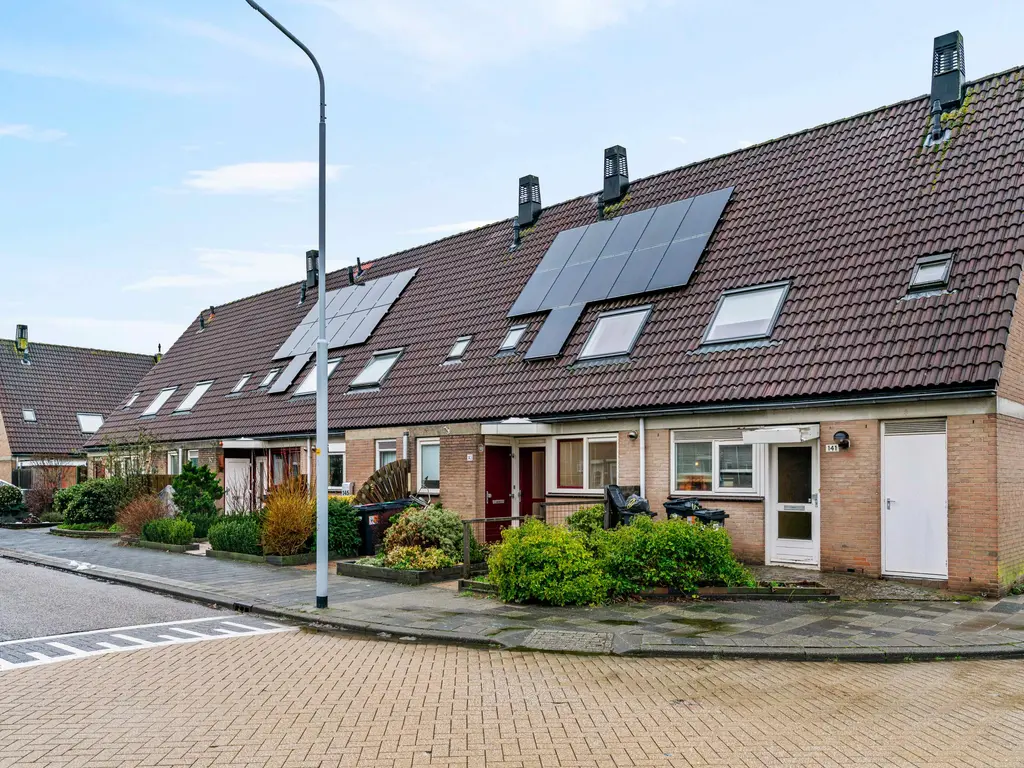 Mastbos 143, HOOFDDORP