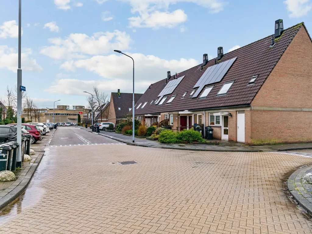 Mastbos 143, HOOFDDORP