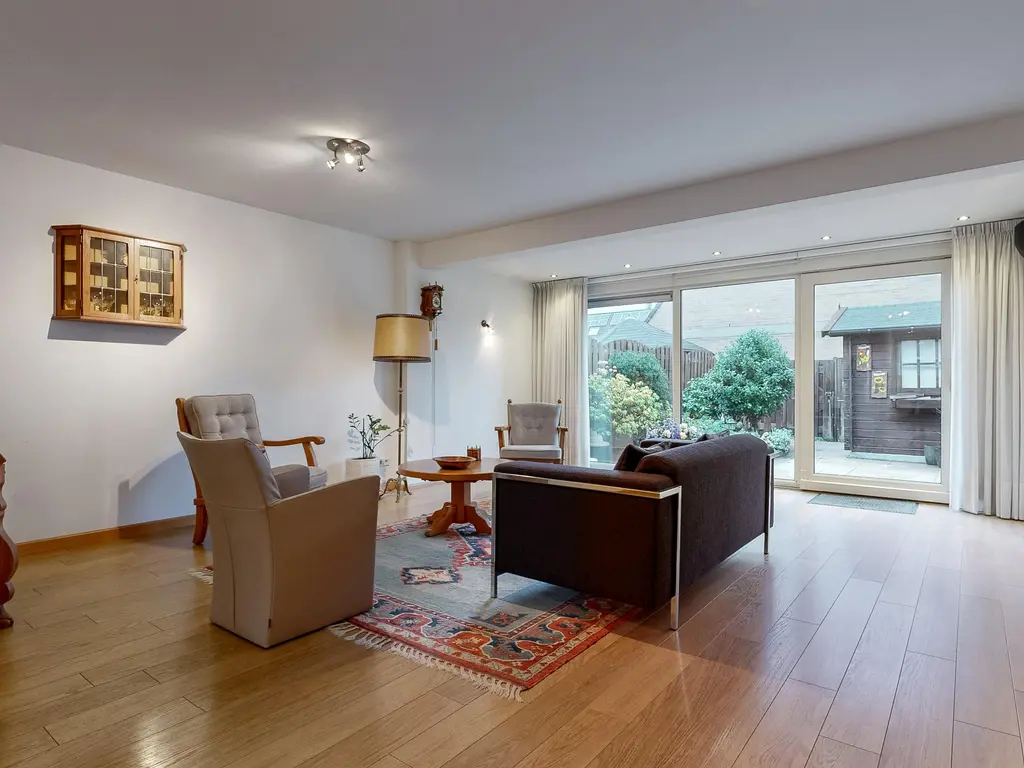 Mastbos 143, HOOFDDORP