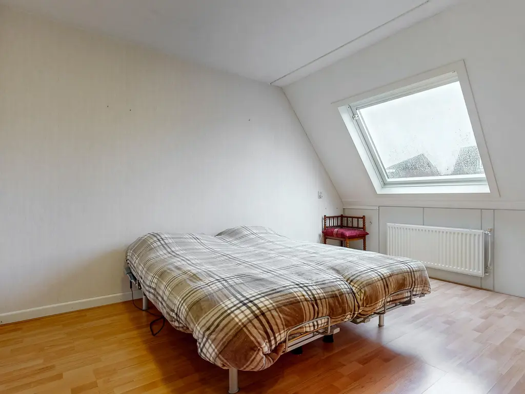 Mastbos 143, HOOFDDORP