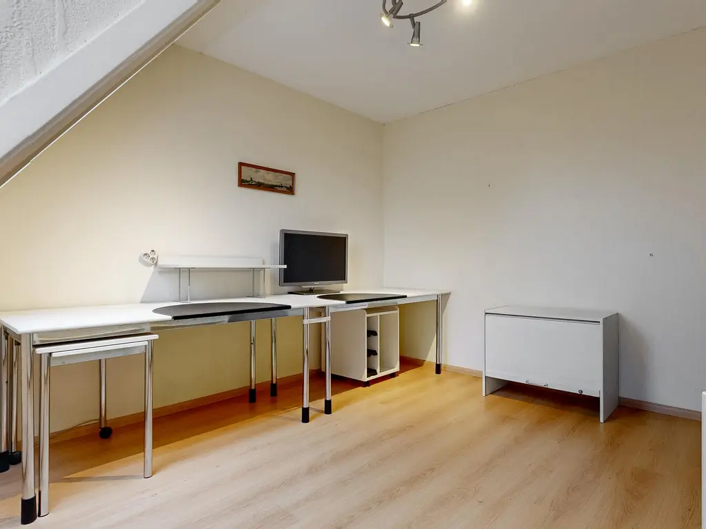 Mastbos 143, HOOFDDORP