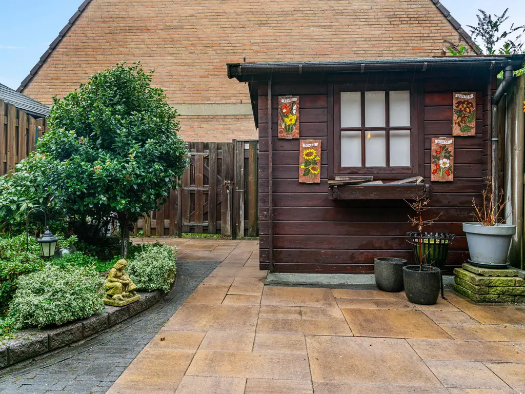 Mastbos 143, HOOFDDORP