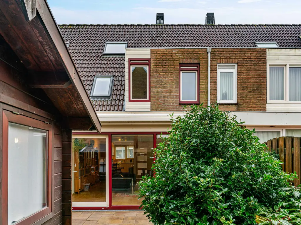 Mastbos 143, HOOFDDORP