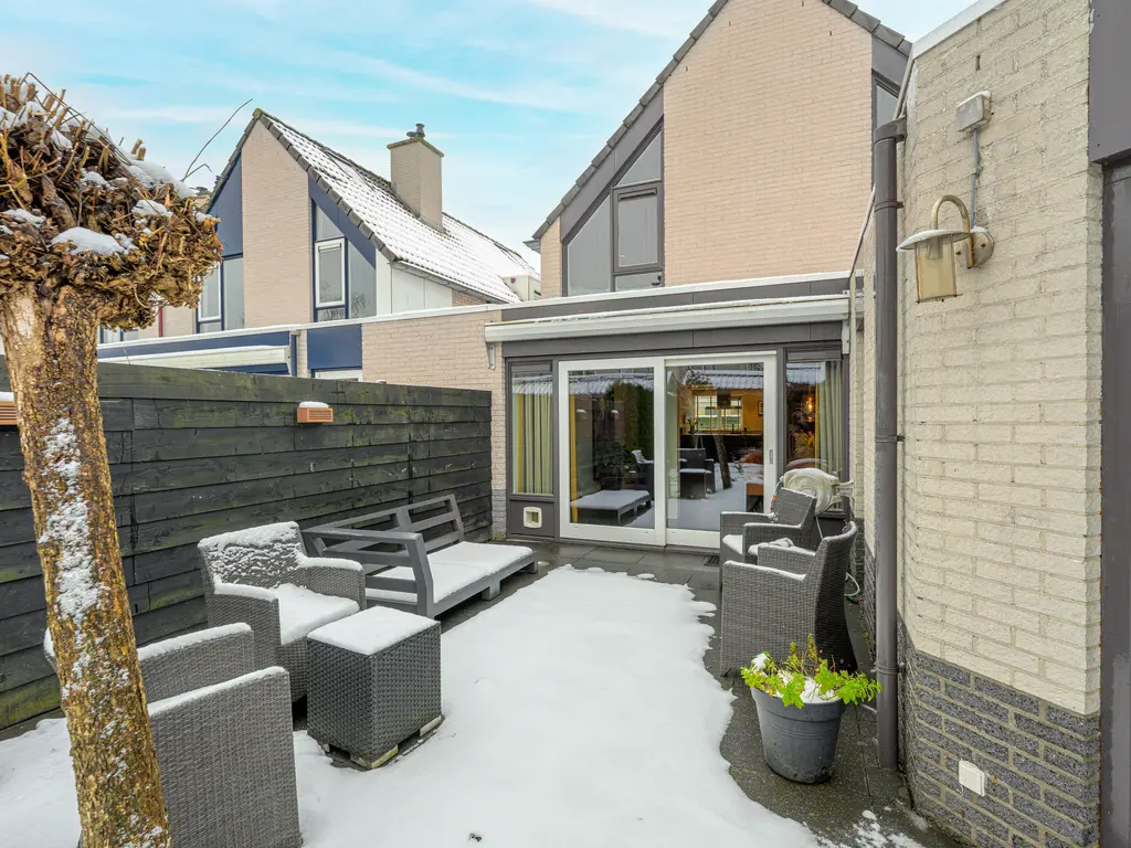 Zwarte Dolfijn 27, HEERHUGOWAARD