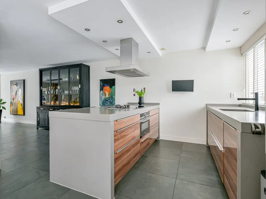 Zwarte Dolfijn 27, HEERHUGOWAARD