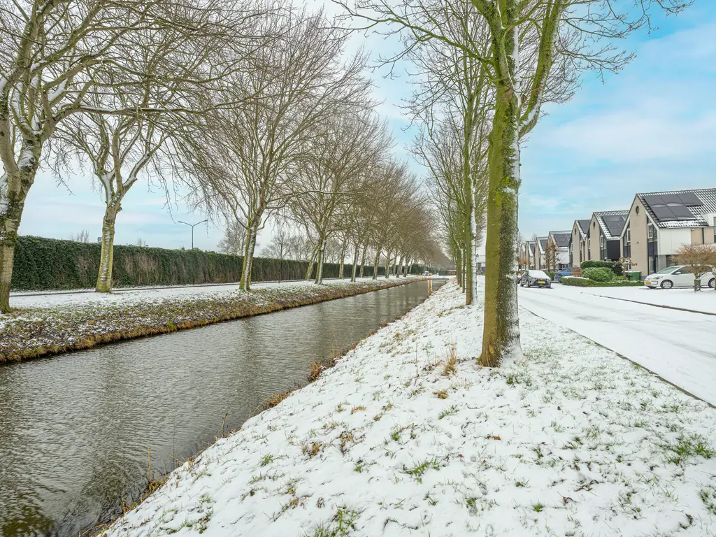 Zwarte Dolfijn 27, HEERHUGOWAARD