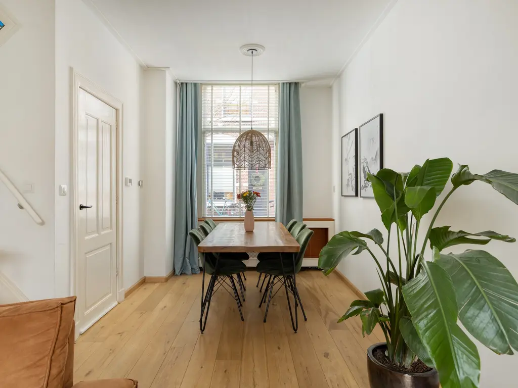 Rijndijkstraat 102, Leiden