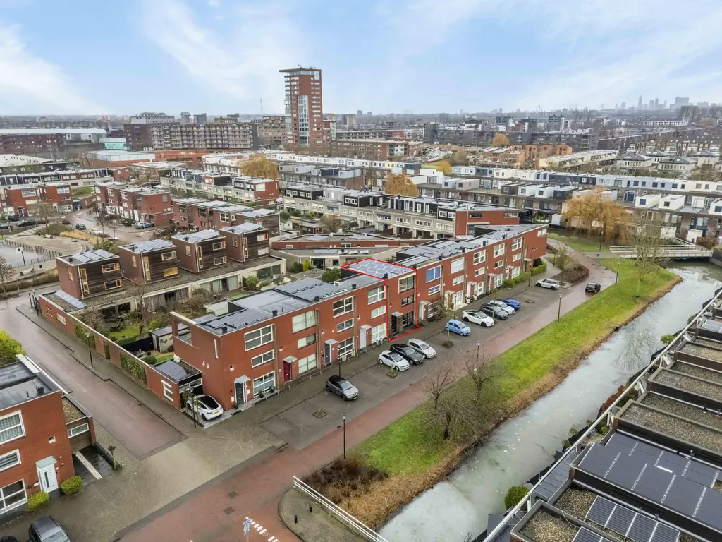 Zalmwater 79, BARENDRECHT