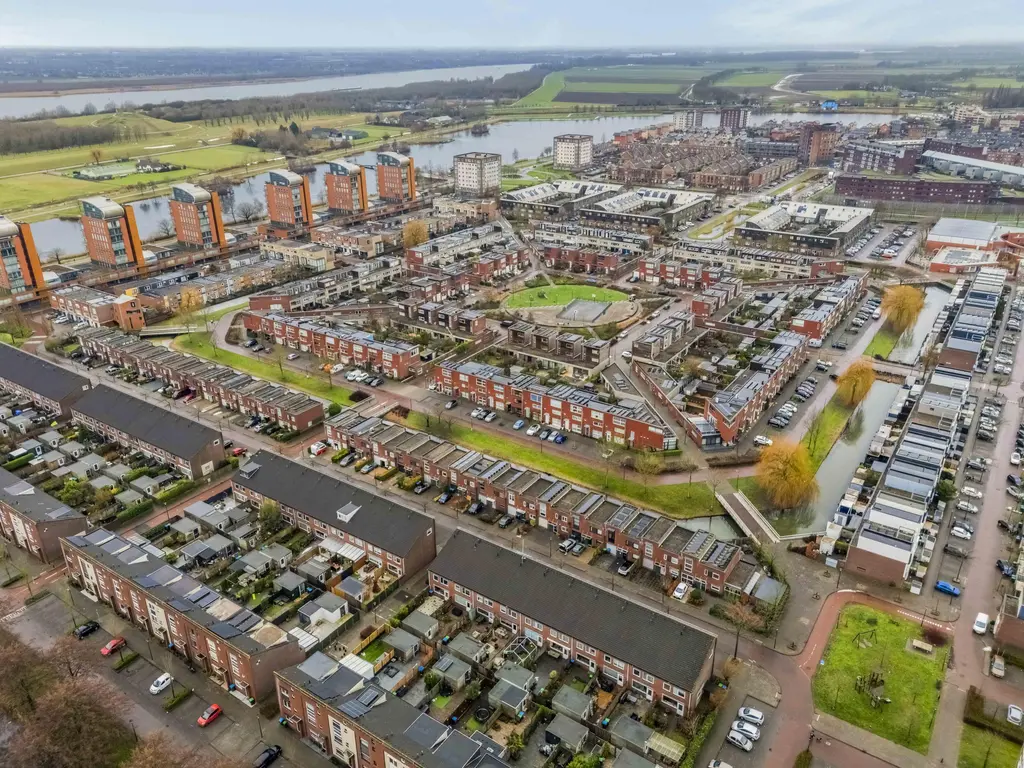 Zalmwater 79, BARENDRECHT