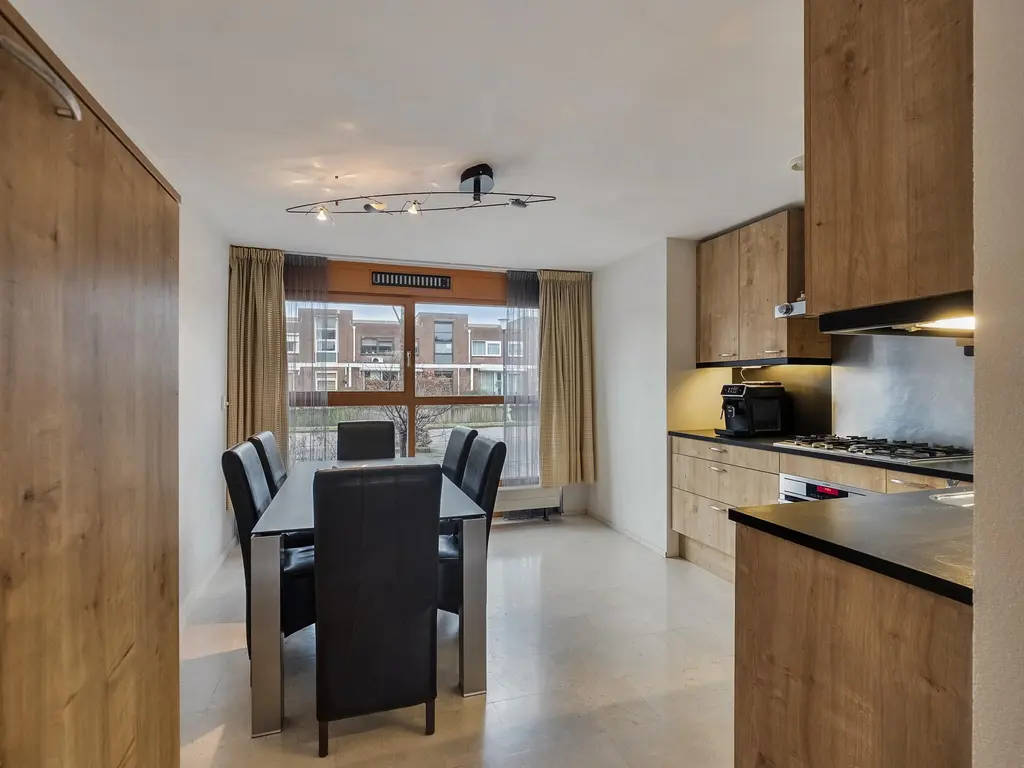 Zalmwater 79, BARENDRECHT