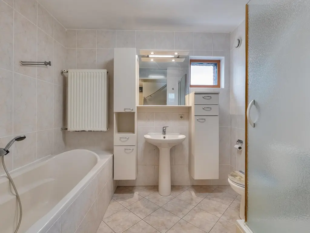 Zalmwater 79, BARENDRECHT