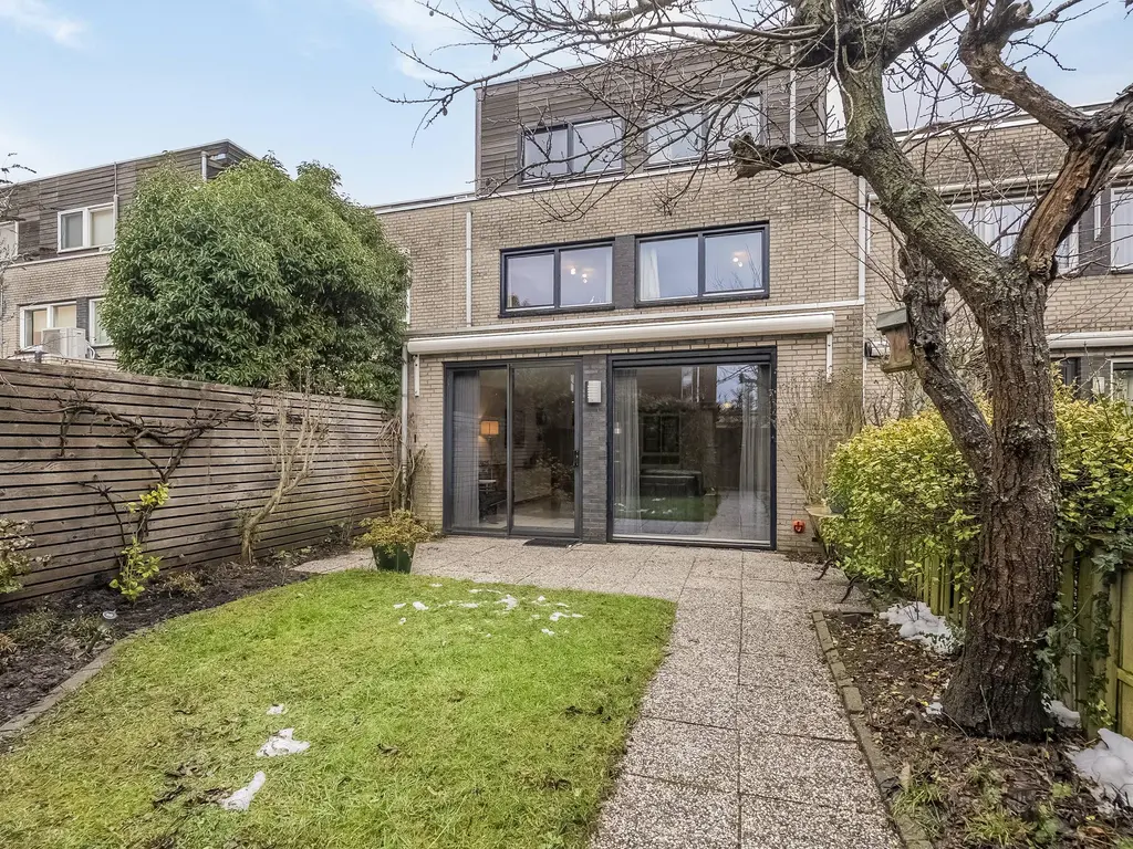 Zalmwater 79, BARENDRECHT