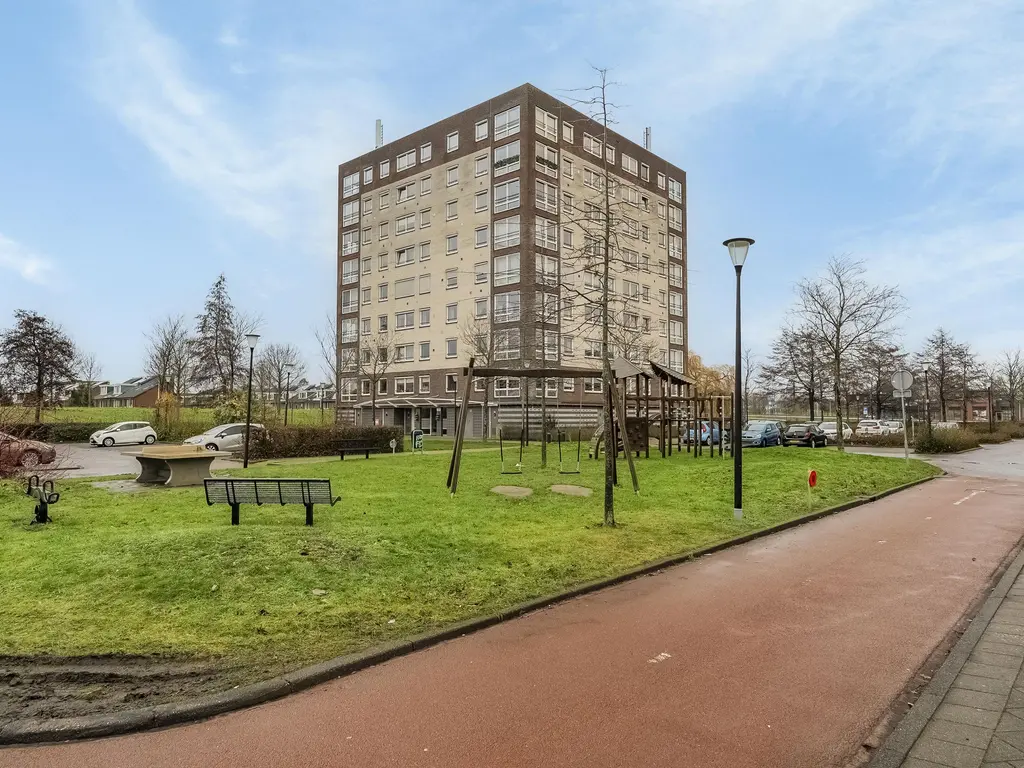 Zalmwater 79, BARENDRECHT