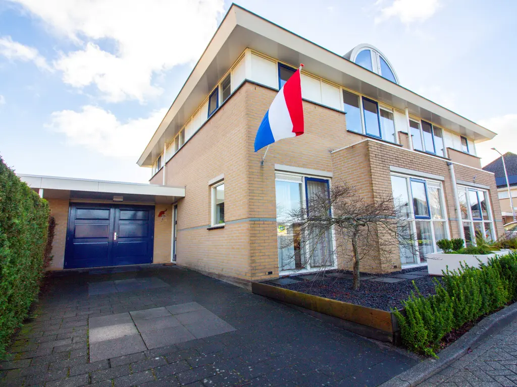 Diamantplein 2, HOORN