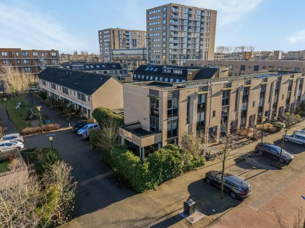 Leeuwenburg 147, BARENDRECHT