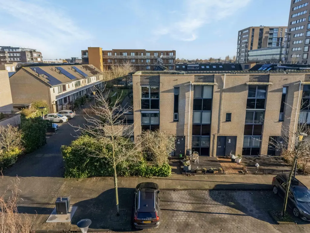 Leeuwenburg 147, BARENDRECHT