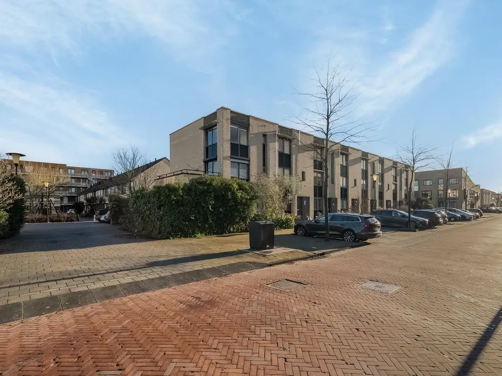 Leeuwenburg 147, BARENDRECHT