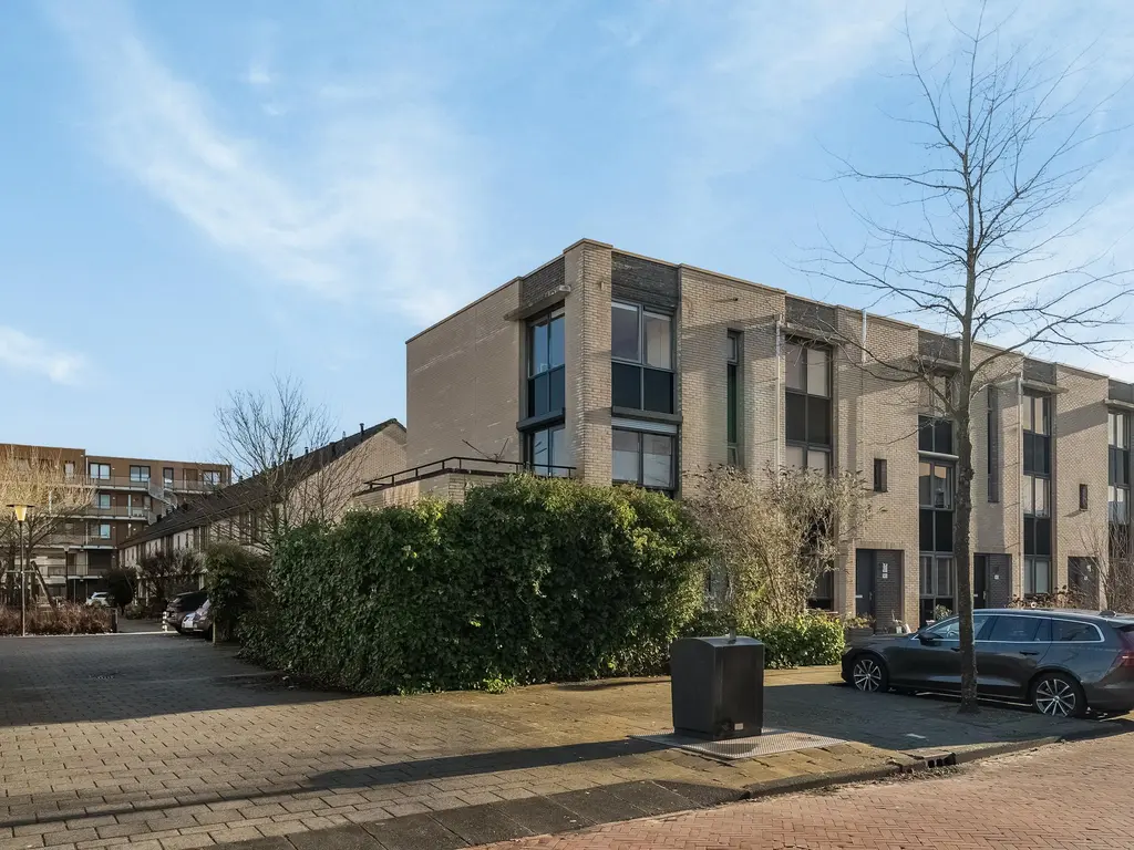 Leeuwenburg 147, BARENDRECHT