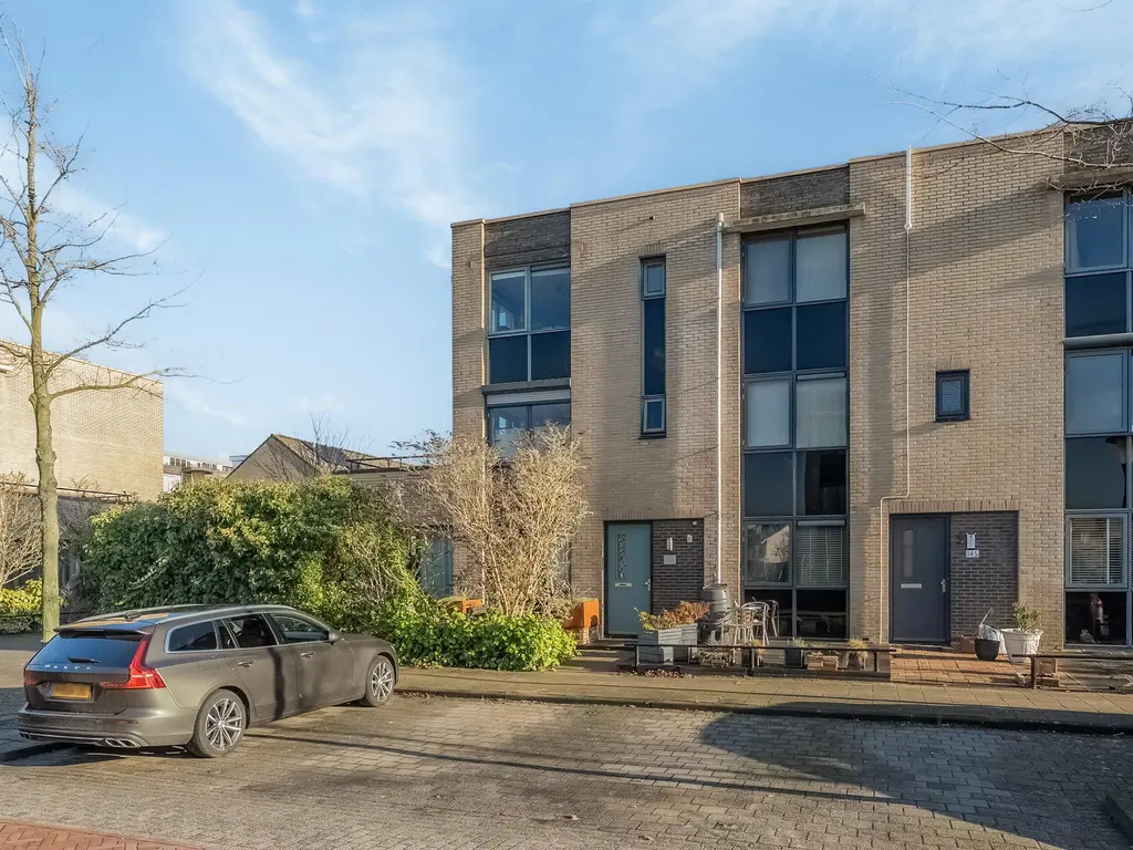 Leeuwenburg 147, BARENDRECHT