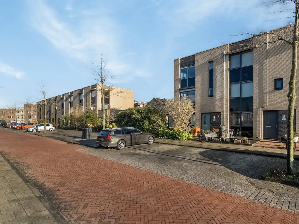 Leeuwenburg 147, BARENDRECHT