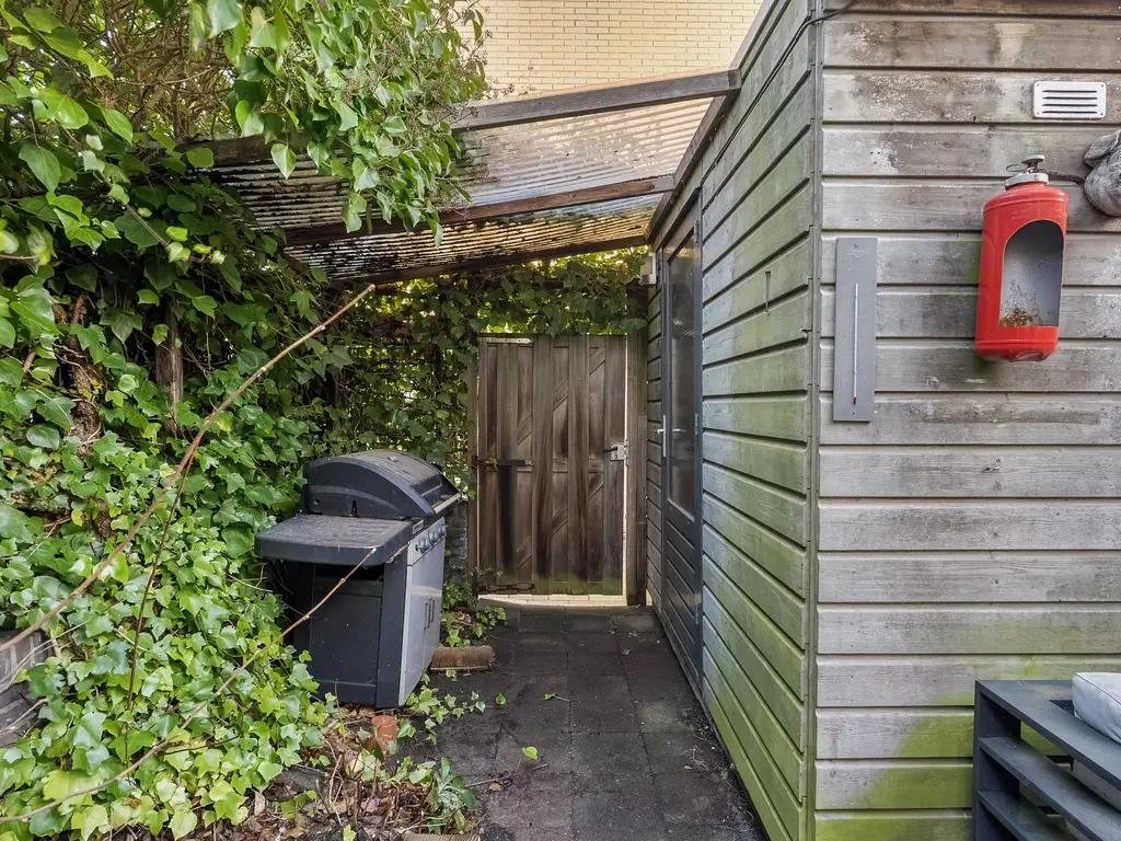 Leeuwenburg 147, BARENDRECHT