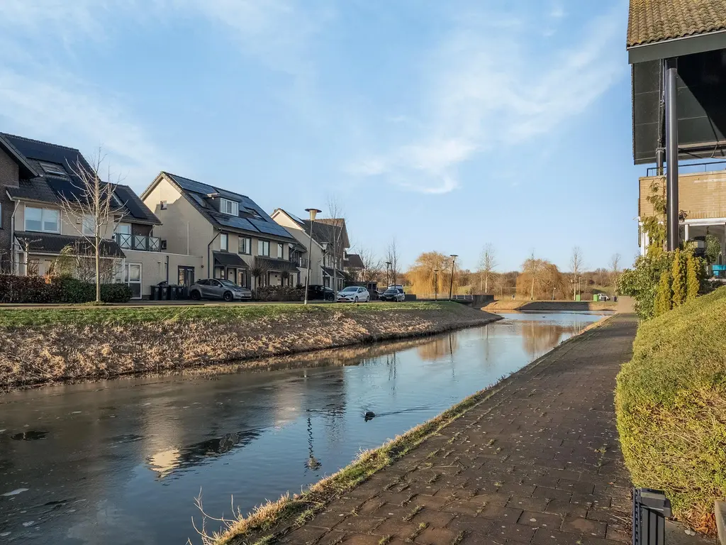 Leeuwenburg 147, BARENDRECHT