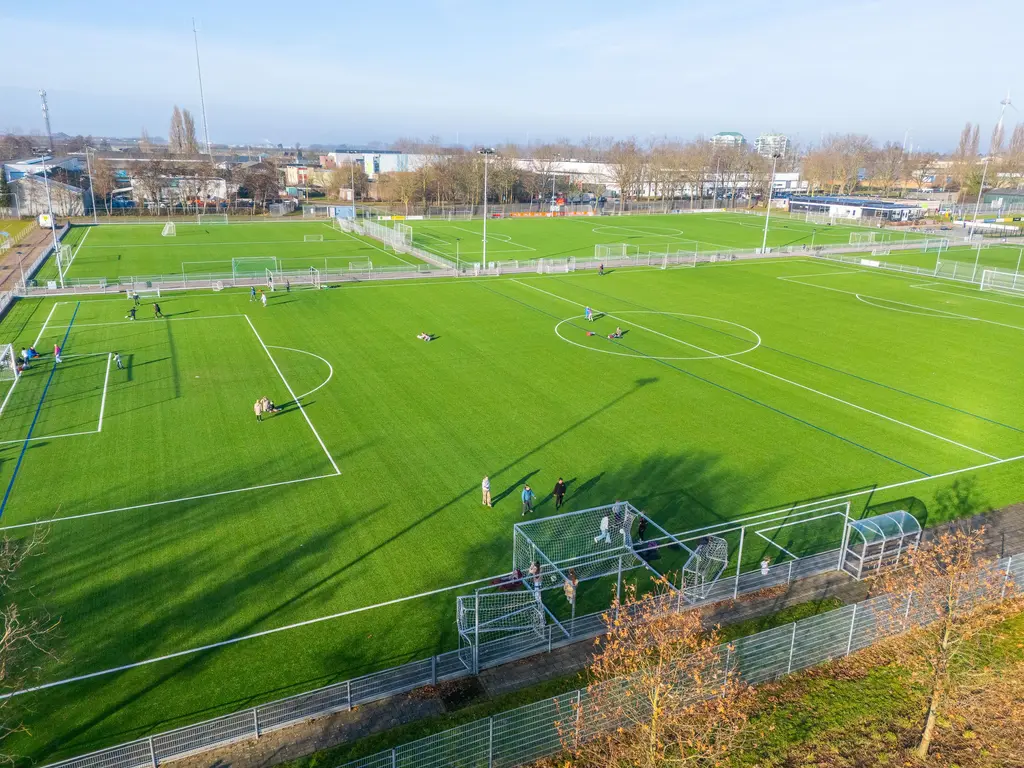 Optimist 10, MEDEMBLIK