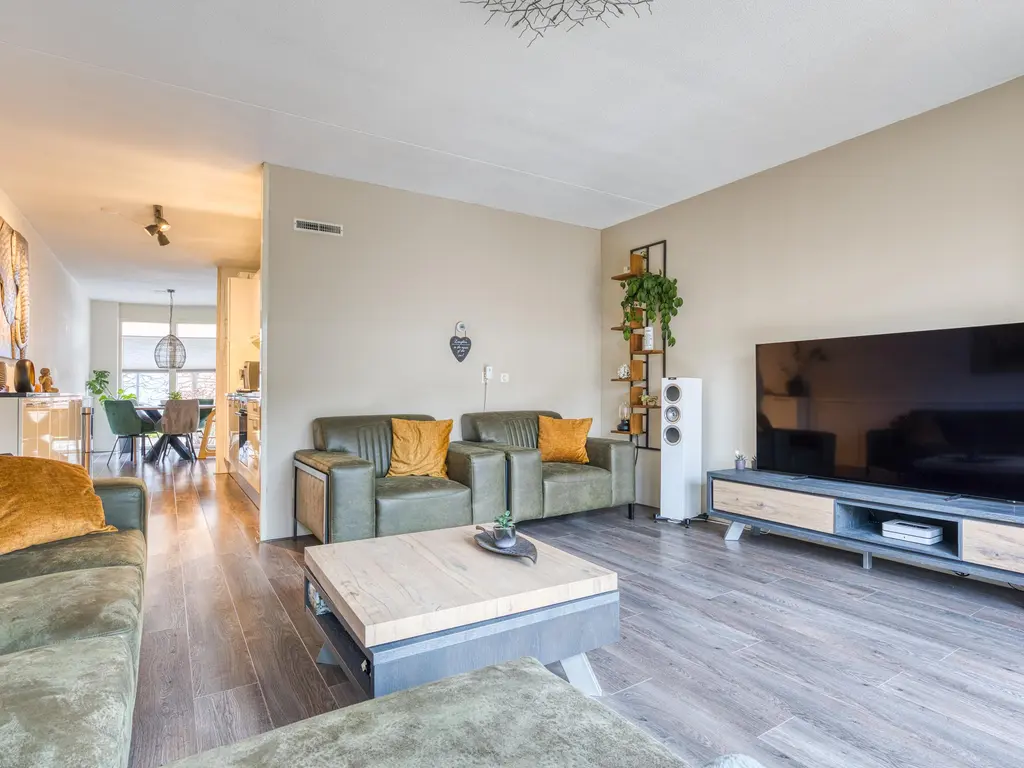 Robert Stolzhof 187, HOORN