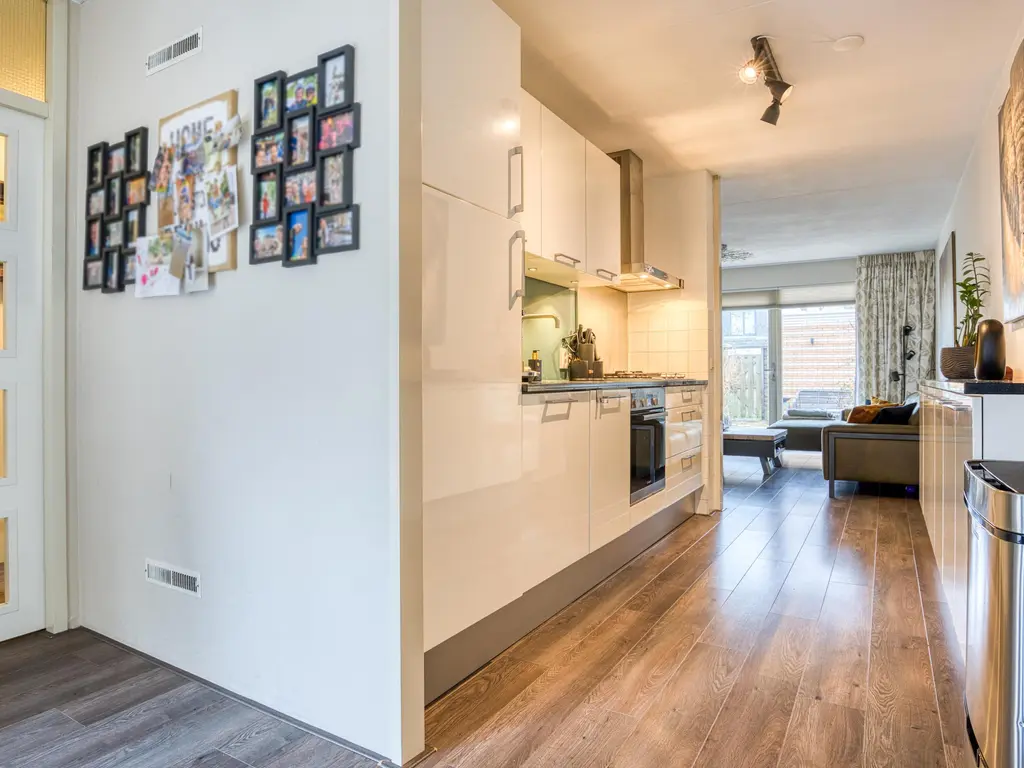 Robert Stolzhof 187, HOORN