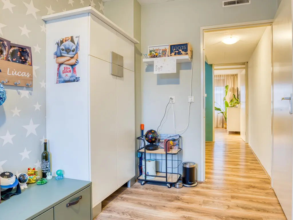 Robert Stolzhof 187, HOORN