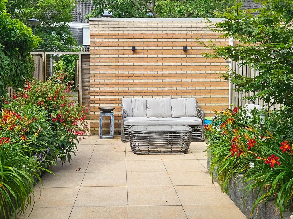 Robert Stolzhof 187, HOORN