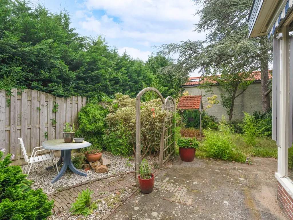 Noordeinde 11, Rijnsburg