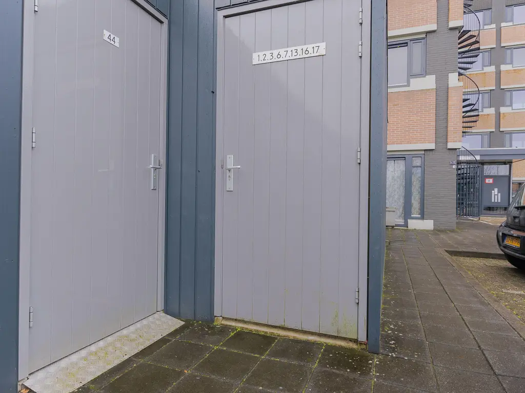 Zandsteen 6, HOORN