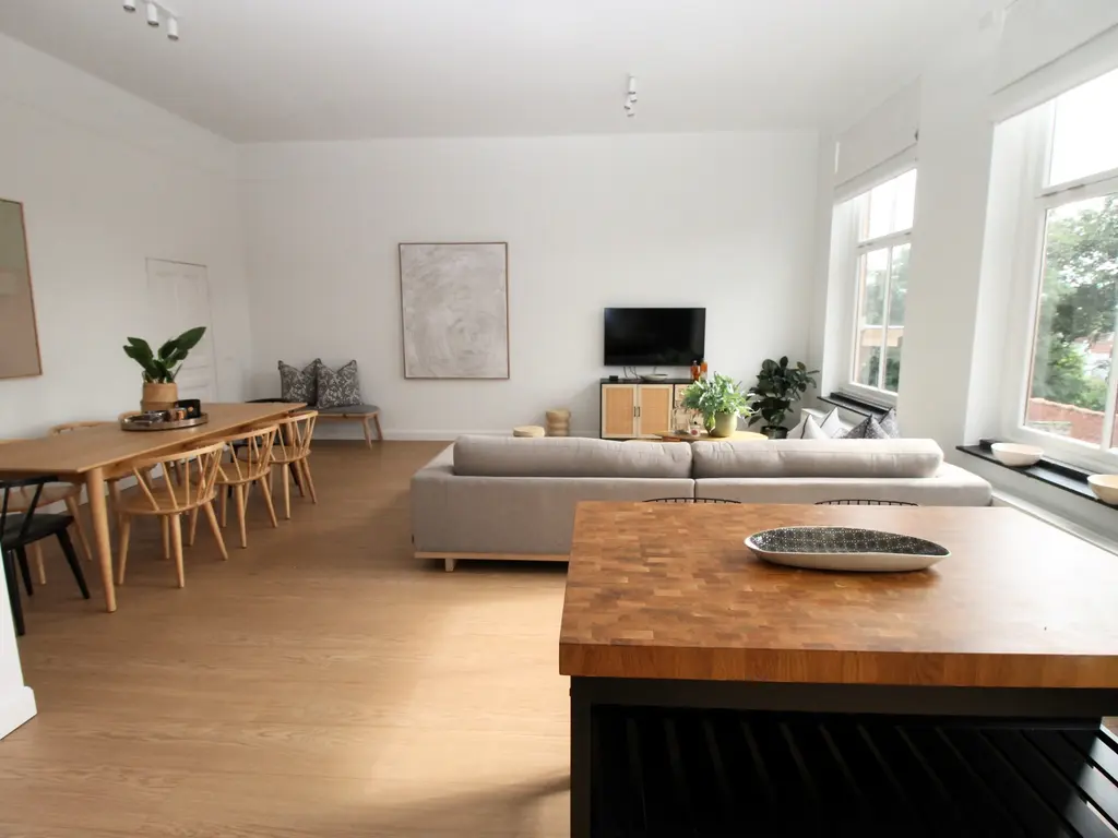 Kruitschip 63, Leiden