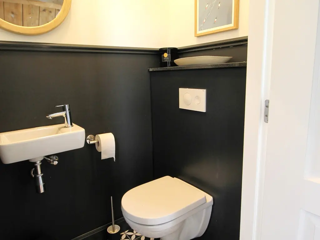 Kruitschip 63, Leiden