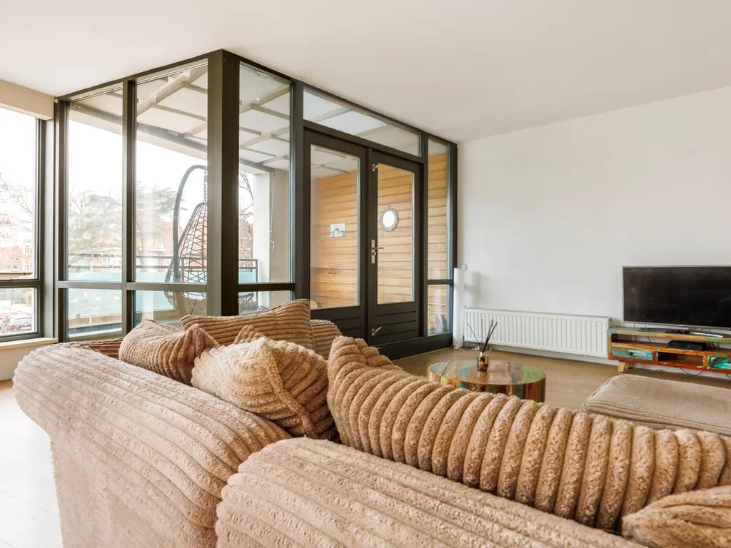 Hoge Rijndijk 88A, Leiden