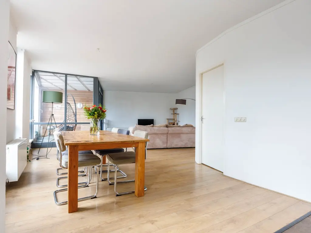 Hoge Rijndijk 88A, Leiden