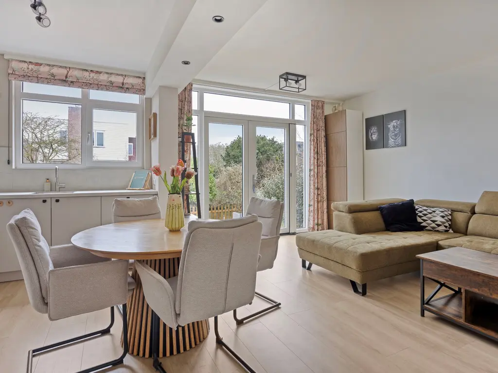 Zwaluw 24, Zoeterwoude